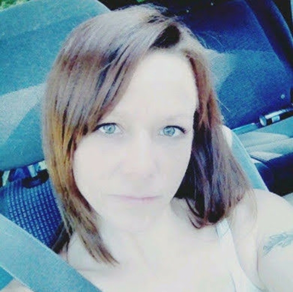 Meet your Posher, Tisha - Picture 2 of 4